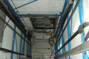Định nghĩa và giải pháp hố thang máy bằng khung thép