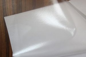 Khám Phá Những Đặc Điểm Nổi Bật của Decal PVC Trong Suốt