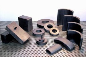 Vai trò của nam châm ferrite trong loa, tai nghe và thiết bị âm thanh.