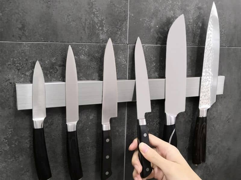 Thanh Nam Châm Gắn Dao: Giải Pháp Tối Ưu Cho Nhà Bếp Hiện Đại