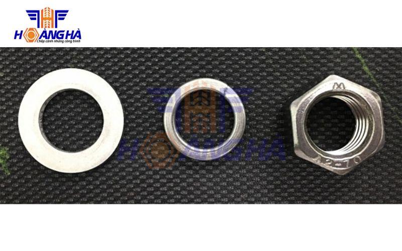 Đai ốc của bulong nở rút inox