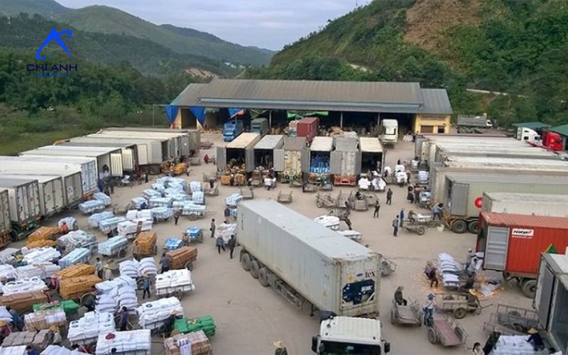 Vận chuyển chính ngạch và tiểu ngạch